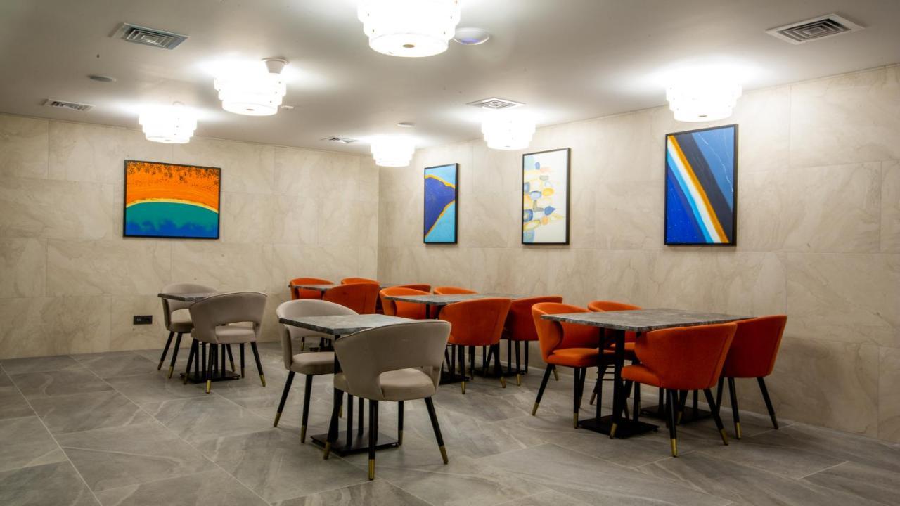 מלון Wyndham Garden באקו מראה חיצוני תמונה