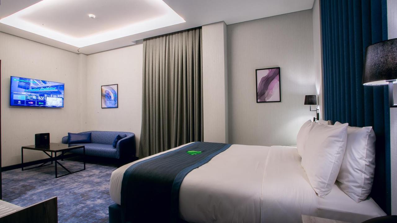 מלון Wyndham Garden באקו מראה חיצוני תמונה