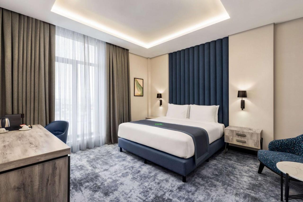 מלון Wyndham Garden באקו מראה חיצוני תמונה
