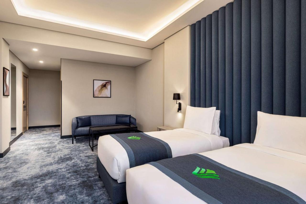 מלון Wyndham Garden באקו מראה חיצוני תמונה
