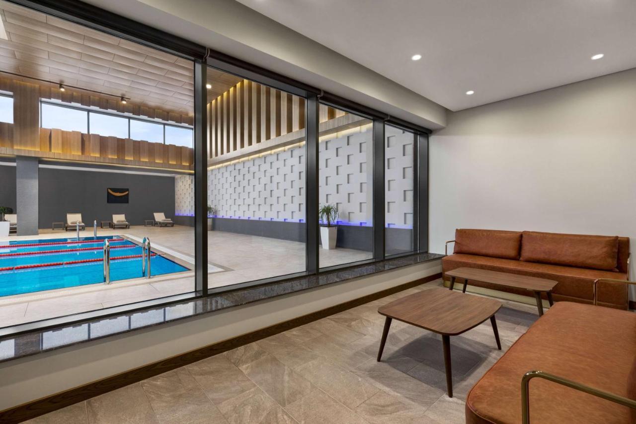 מלון Wyndham Garden באקו מראה חיצוני תמונה