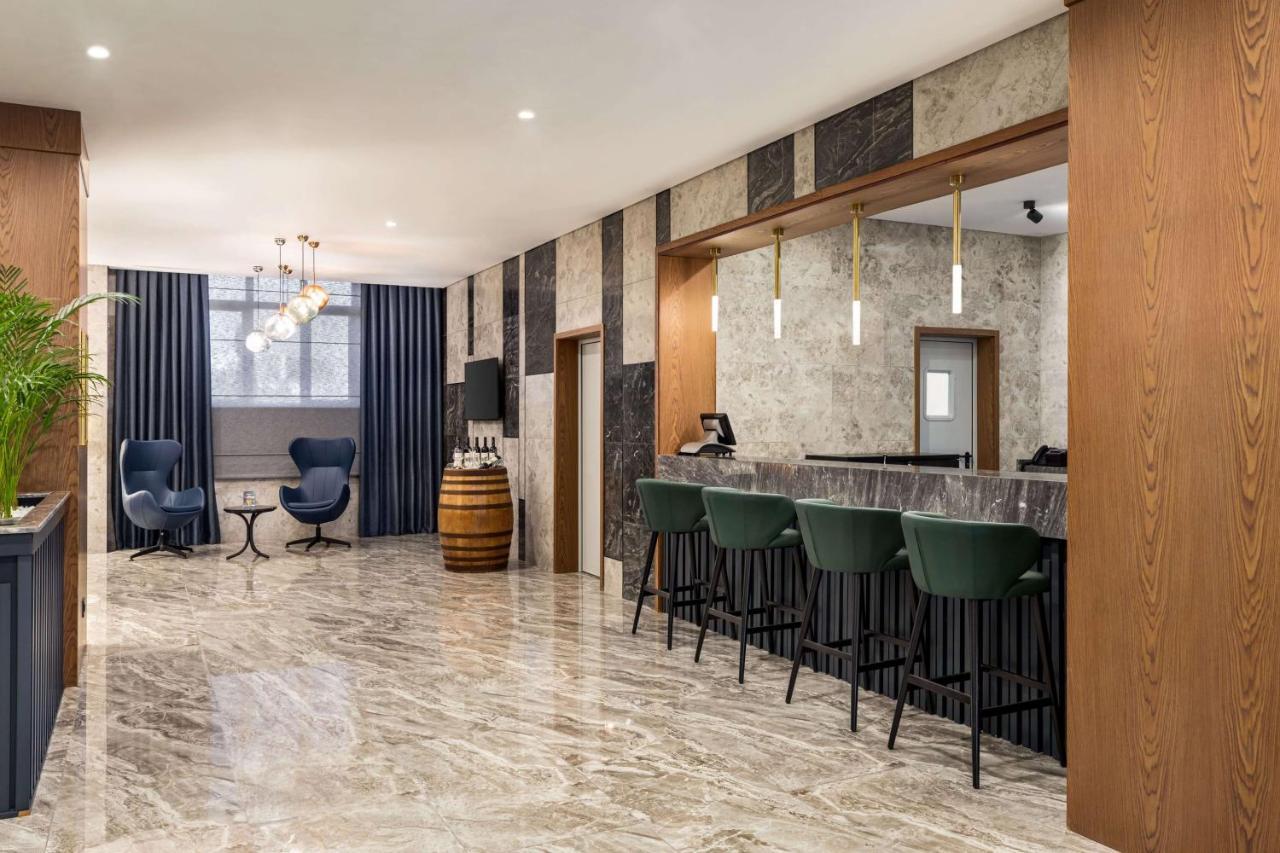 מלון Wyndham Garden באקו מראה חיצוני תמונה